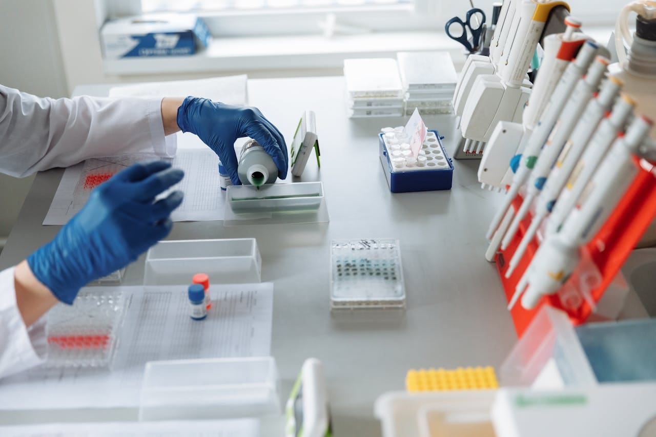 Radioimmunoassay (RIA) Guide: Principles & Applications